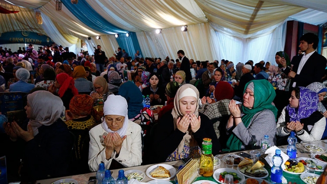 Rusya'da Müslümanlar ilk orucunu açtı
